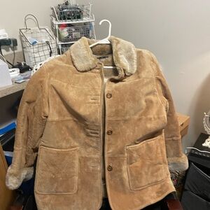 Beautiful brand new coat very warm never worn